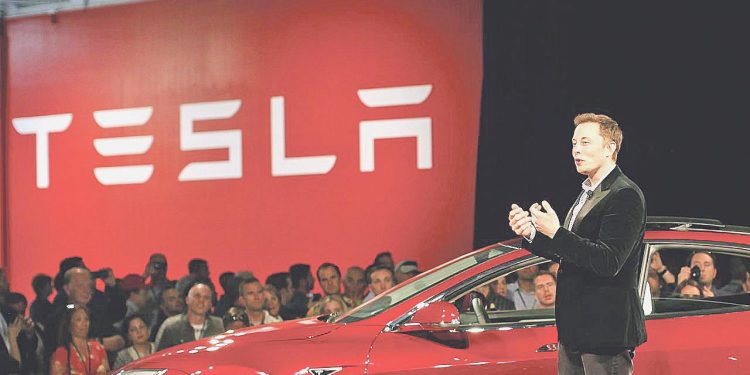 “Tesla’nın piyasa pahası 2024’te 1 trilyon dolar olacak”