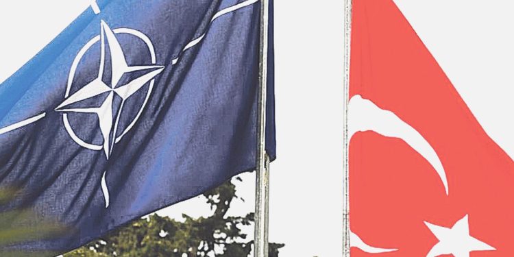 Türk jetlerinden NATO hava alanının korunmasına katkı