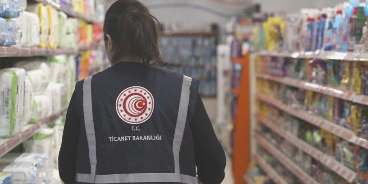 Üç büyük kentlerde marketlere fiyat kontrolü