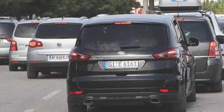 Yurt dışından emeklilerin yabancı plakalı taşıtları Türkiye’de aralıksız 4 yıl kalabilecek