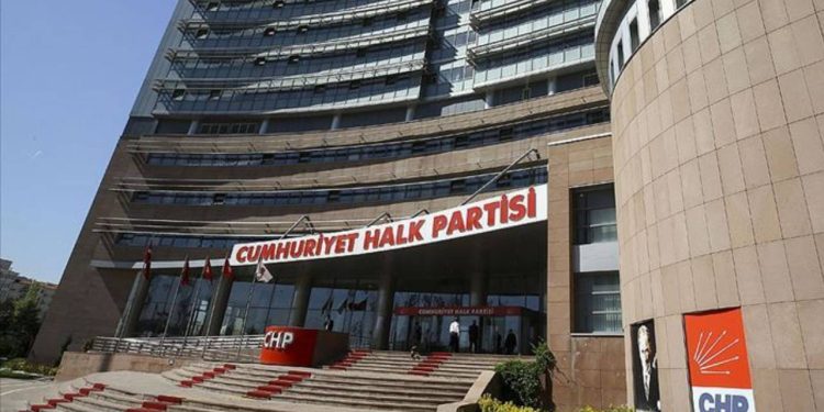 CHP, yerel seçimlerde yarışacak 242 belediye başkan adayını belirledi