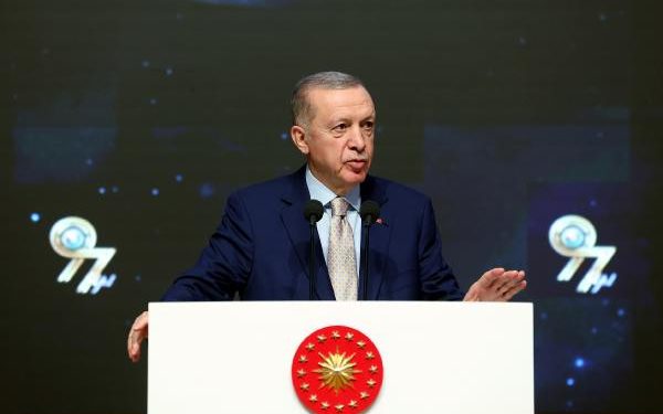 Erdoğan: Savunma sanayii hamlelerimiz tüm dünyada hayranlıkla takip ediliyor