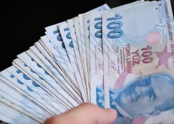 Hükümet, emekliye ek zam ve en düşük emekli maaşı için çalışma başlattı