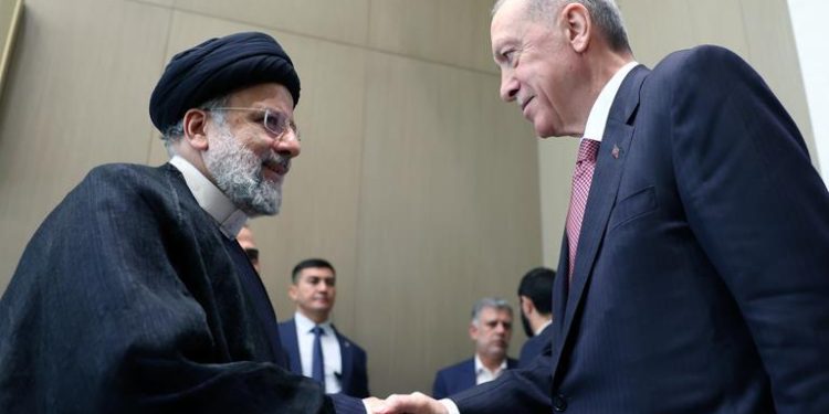 İran Cumhurbaşkanı’nın Türkiye ziyareti ertelendi