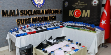 İzmir merkezli “naylon fatura” operasyonu: 11 milyar liralık e-fatura ele geçirildi