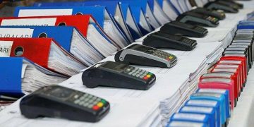 İzmir merkezli naylon fatura operasyonunda 100 şirketin hesapları mercek altına alındı