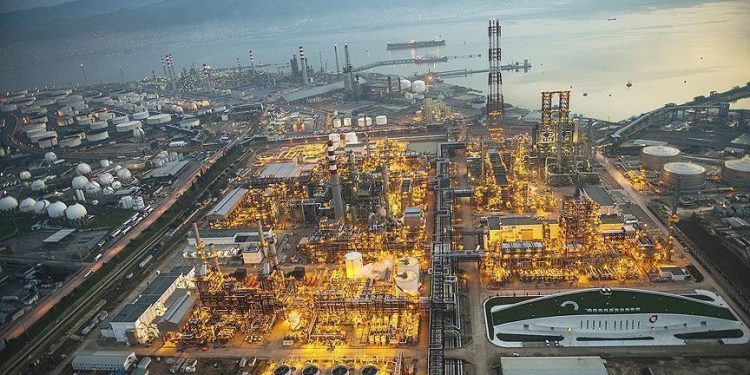 Moody’s, TÜPRAŞ’ın kredi notunu yükseltti