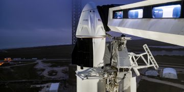 SpaceX duyurdu: Uzay yolculuğu ertelendi