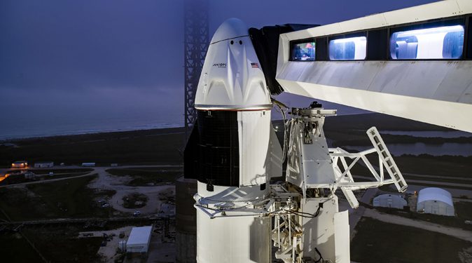 SpaceX duyurdu: Uzay yolculuğu ertelendi