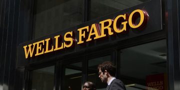 Wells Fargo’dan çarpıcı tahmin: Dolar/TL 2024’ün ikinci çeyreğinden itibaren gerileyecek