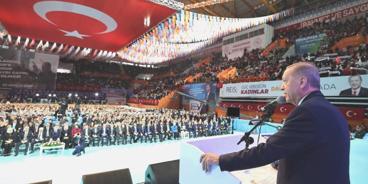AK Parti’nin İzmir adayları açıklandı