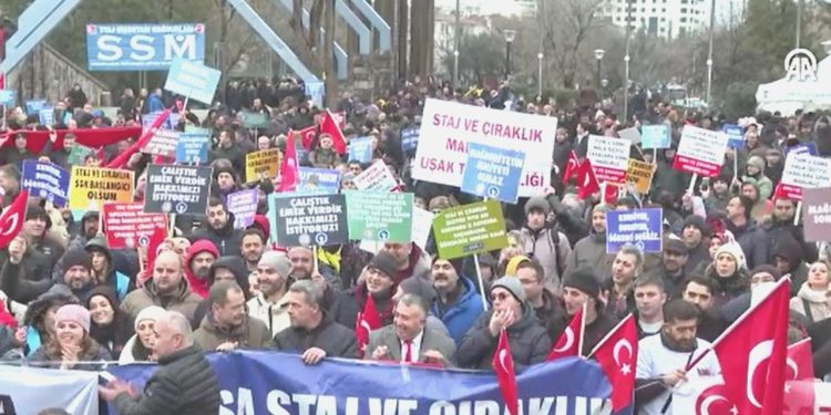 Ankara’da aksiyon: Emeklilikte staj başlangıcı dikkate alınsın