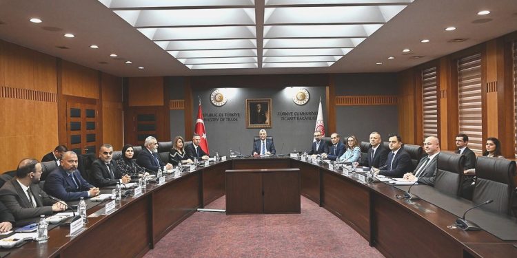 Bolat, Filistinli iş insanlarıyla bir ortaya geldi: Ticaret hacmimizi artırmayı hedefliyoruz