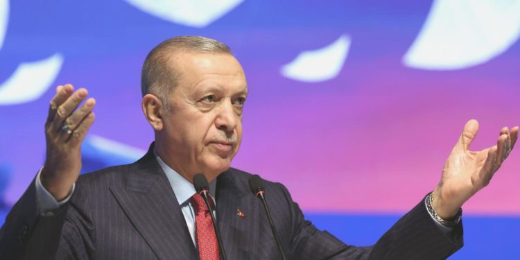 Cumhurbaşkanı Erdoğan: “Sporun günlük siyasi rekabetin mezesi haline getirilmesi yanlış”