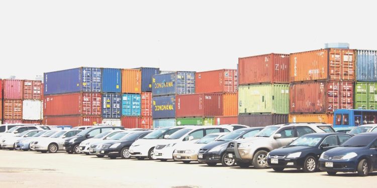 Dış ticaret açığı kasımda yüzde 32,6 azaldı