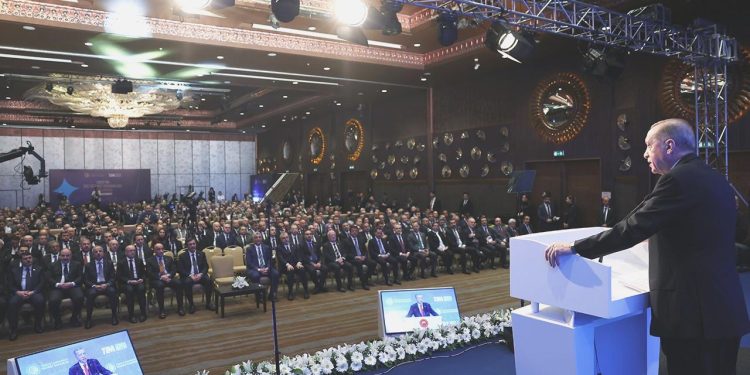 Dış ticaret ve cari süreçler açığı kalıcı olarak düşmeye başladı