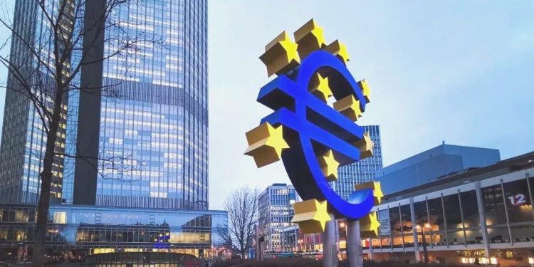 ECB tutanaklarında faiz uyarısı! Riskler hala sürüyor