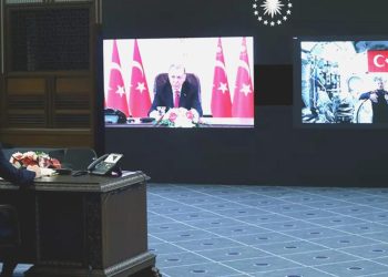 Erdoğan, birinci Türk astronot Gezeravcı ile canlı temasla görüştü