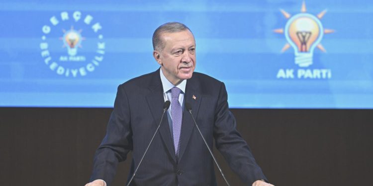 Erdoğan: “Yatırım, eser, hizmet siyasetini ihmal etmeyeceğiz”