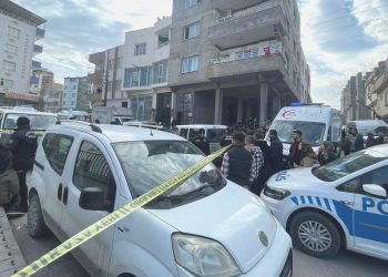 Eşini ve iki kardeşini öldürdü, sonra intihar etti