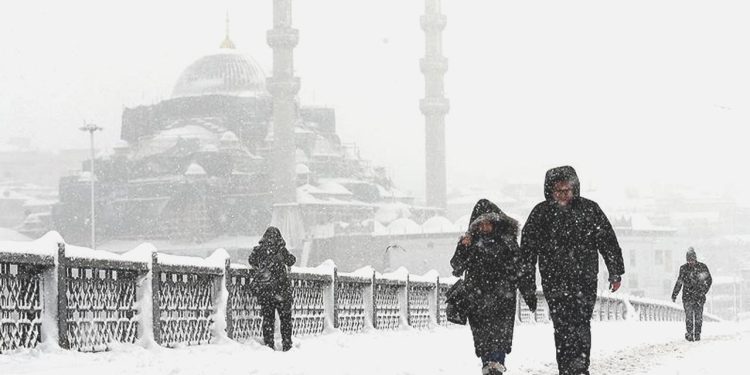 İstanbul’a kar yağacak mı? İstanbul’da kar yağışı hangi gün başlayacak? AKOM’dan açıklama geldi