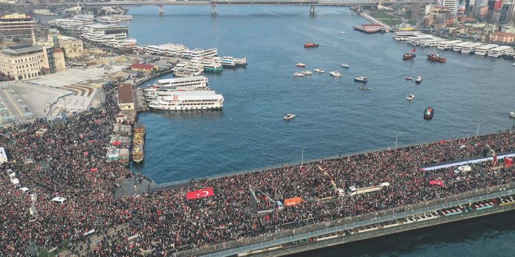 İstanbul’da “Şehitlerimize rahmet, Filistin’e destek” yürüyüşü