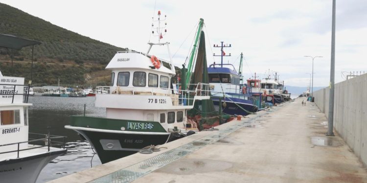 İzmir’de tekne battı: 3 kişi öldü