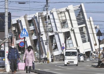 Japonya’daki sarsıntılarda ölenlerin sayısı 64’e çıktı