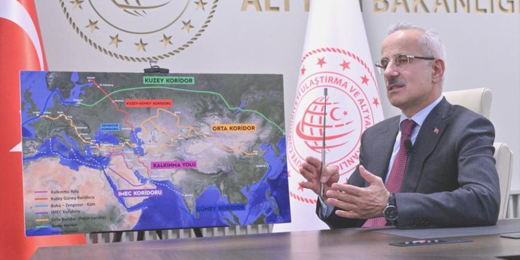 Kalkınma Yolu’na BAE ve Katar da dahil olacak