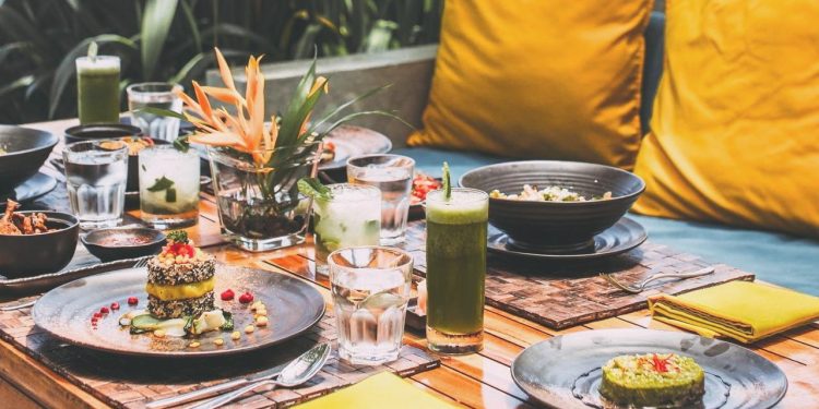 Restoran ve kafeler, fiyat tarifelerin dijital panolarla da duyurabilecek