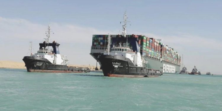 Süveyş Kanalı’ndan geçişler son iki ayda yüzde 42 azaldı