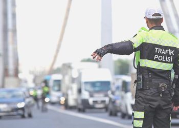 Trafikte ‘çakar’ kontrolü: 5,1 milyon lira ceza kesildi
