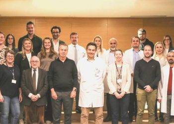 Türk tabiplerden yabancı meslektaşlarına canlı nakil eğitimi