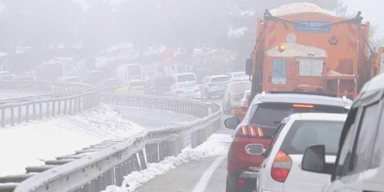 Türkiye, perşembe günü soğuk ve yağışlı sistemin tesiri altına girecek