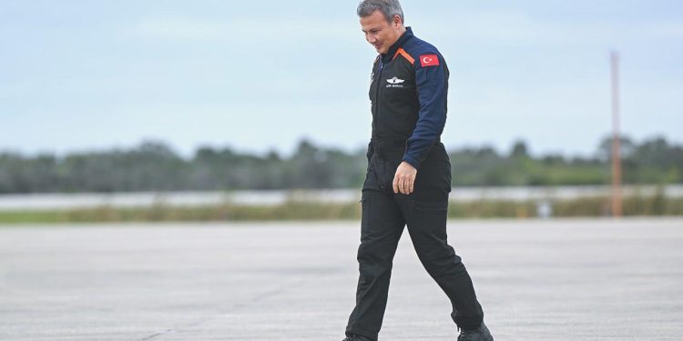 Türkiye’nin birinci uzay yolcusu Alper Gezeravcı’nın seyahati için geri sayım
