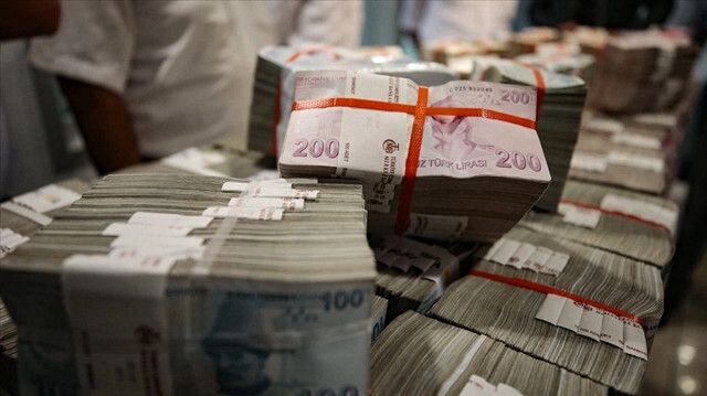 Bütçe yılın ilk ayında 150.7 milyar TL açık verdi