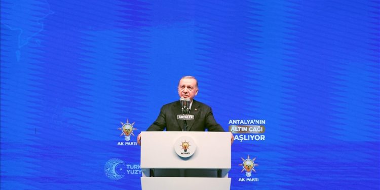 Erdoğan: Türkiye’yi seçkin bir yere ulaştırana kadar gece gündüz çalışacağız