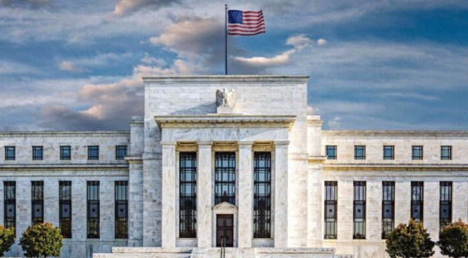 Fed, üst düzey personeline yönelik yatırım kısıtlamalarını genişletiyor