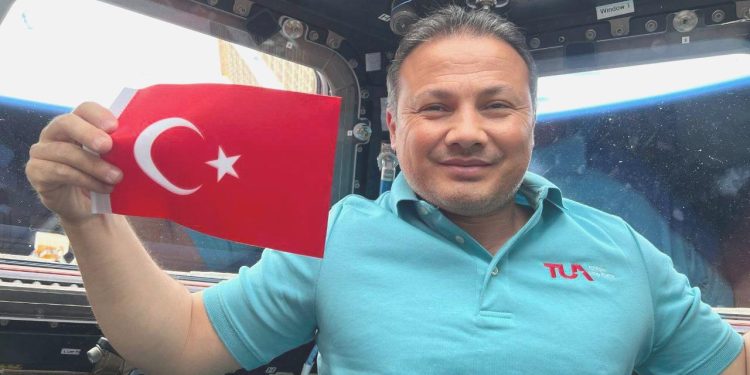 Alper Gezeravcı, Türkiye Uzay Ajansı İdare Konseyi üyeliğine atandı