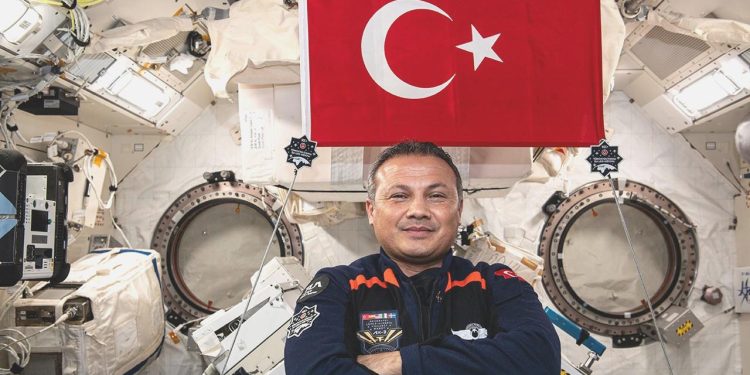 Alper Gezeravcı’nın Dünya’ya dönüşü ertelendi