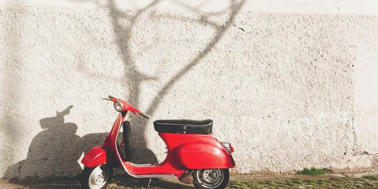 ‘B’ sınıfı ehliyetle 125 cc’ye kadar olan motosikletler kullanılabilecek