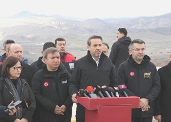 Bakan Bayraktar: Denetime giden grup toprak altında kaldı