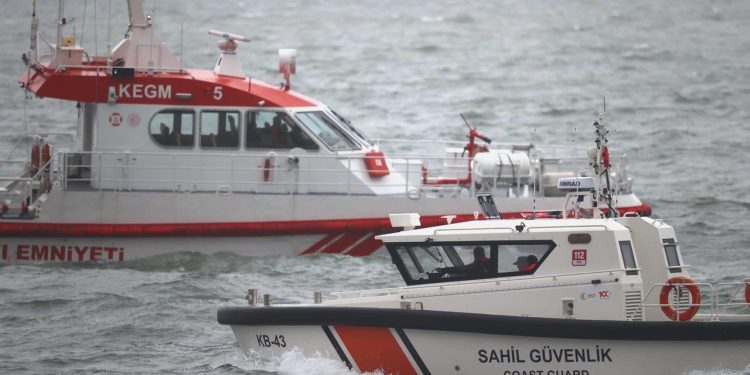 Batan gemide bir kişinin cesedine ulaşıldı