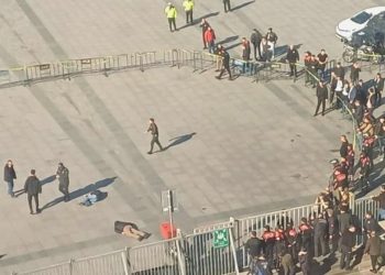 Çağlayan Adliyesi önünde güvenlik noktasına akın: İki kişi öldü; ikisi polis üç yaralı var