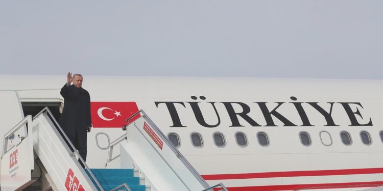 Erdoğan Birleşik Arap Emirlikleri’ne gitti