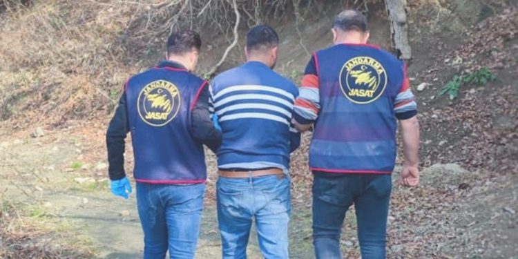 Gebe bayan ve iki çocuğu toprağa gömülü halde bulundu