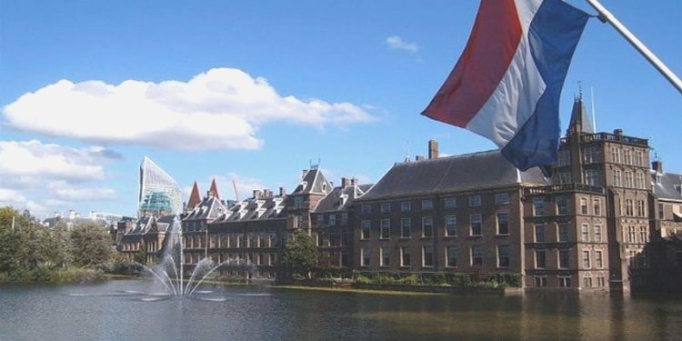 Hollanda’da aksiyon yapan yüzlerce çevreci aktivist gözaltına alındı