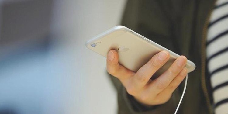 İnternetten kampanyalı telefon almak isterken dolandırıldı