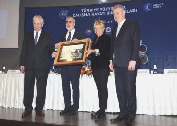 Işıkhan: Türkiye yüzyılına yakışan iş kanunu ve çalışma hayatına dair elimizden geleni yapacağız