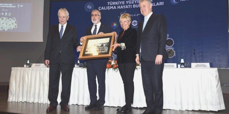 Işıkhan: Türkiye yüzyılına yakışan iş kanunu ve çalışma hayatına dair elimizden geleni yapacağız